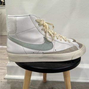 Size 10 Men’s - 2020 Nike Blazer White/ Celestine Blue “Like Mike” **RARE**